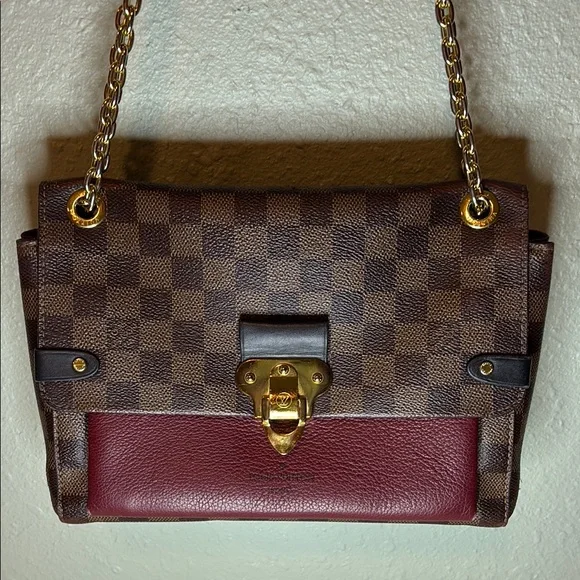 Louis Vuitton elegant purse 10 x 4 x 7 - Picture 3 of 16